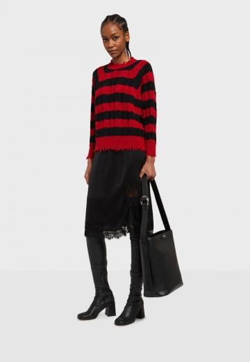 Пуловер в полоску
