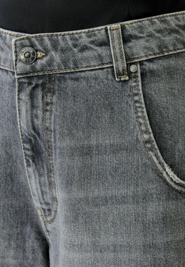 Короткие джинсы