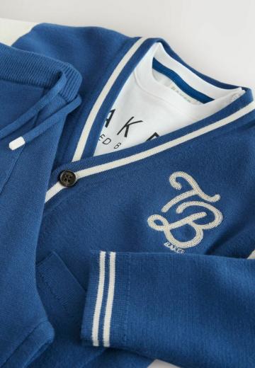 Вязаная кофта