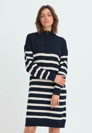 Вязаное платье