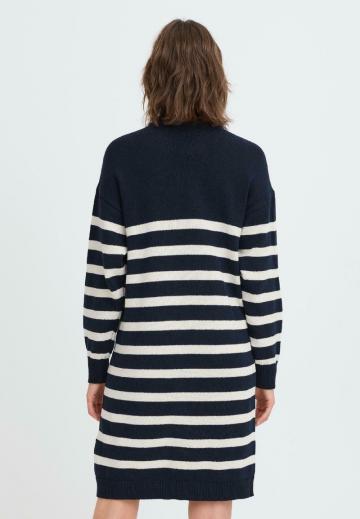 Вязаное платье