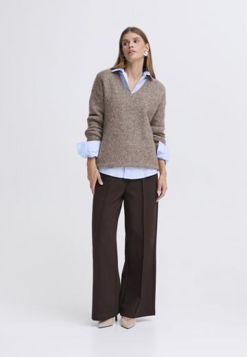 Пуловер с вырезом V