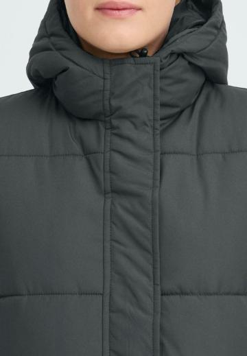 Длинный жилет