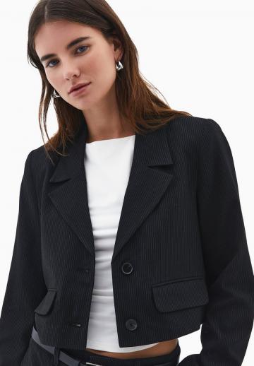 Короткий блейзер