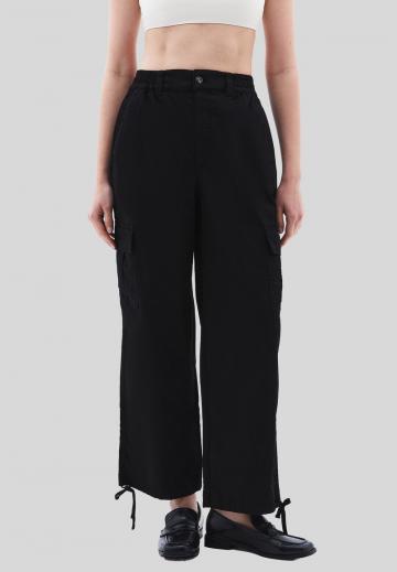 Брюки с накладными карманами