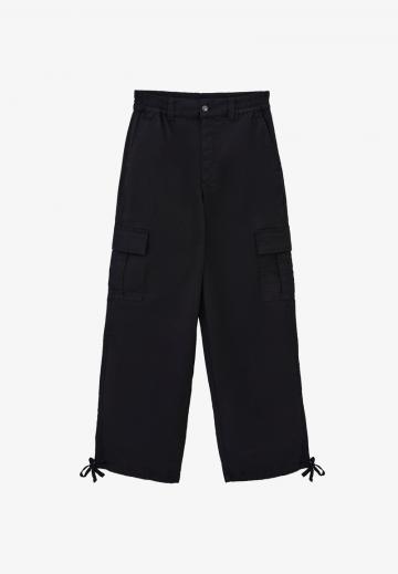 Брюки с накладными карманами