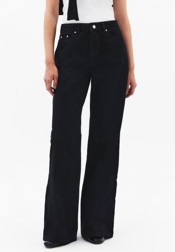 Клешеные джинсы