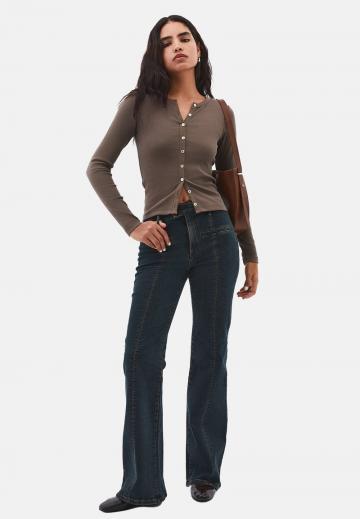 Клешеные джинсы