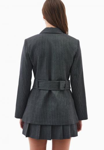 Короткое пальто