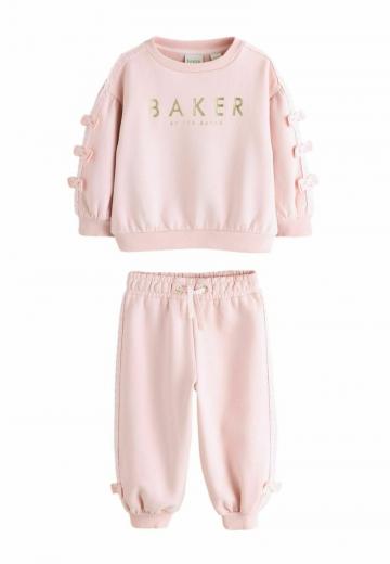 Набор одежды