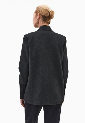 Короткое пальто