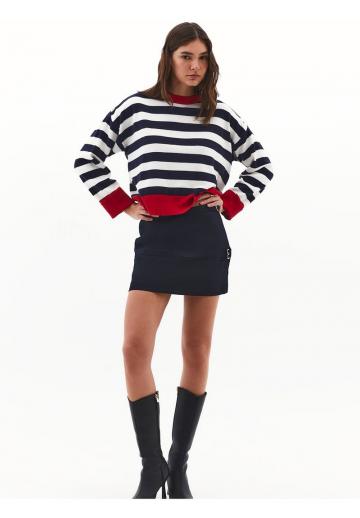 Пуловер в полоску