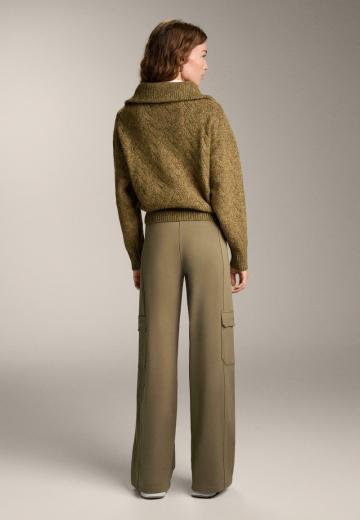 Брюки с накладными карманами