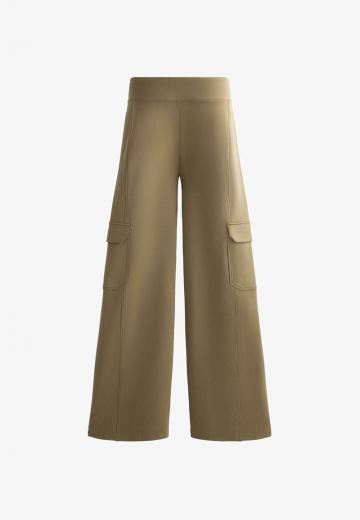 Брюки с накладными карманами