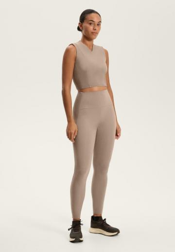 Спортивный топ