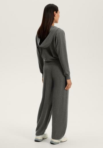 Пуловер с капюшоном