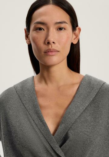 Пуловер с капюшоном