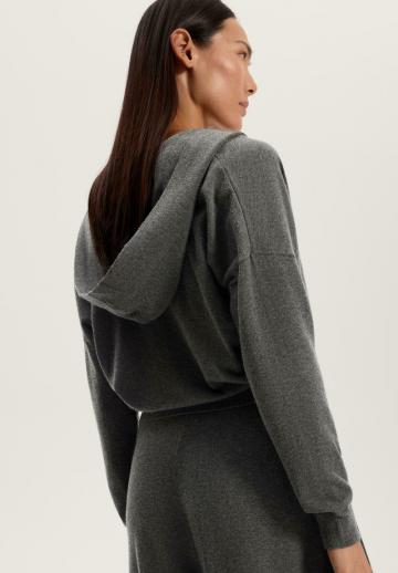 Пуловер с капюшоном