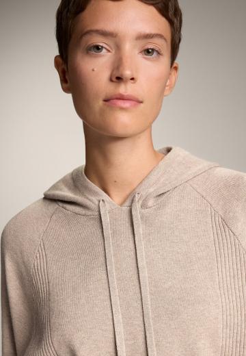 Пуловер с капюшоном