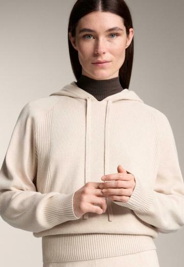 Пуловер с капюшоном