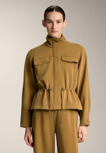 Куртка с накладнымит карманами