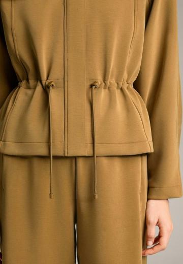 Куртка с накладнымит карманами