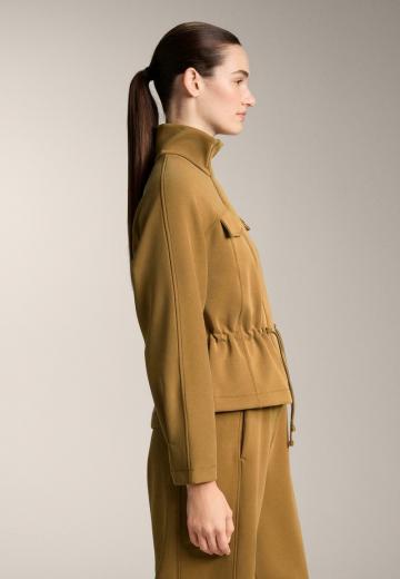 Куртка с накладнымит карманами