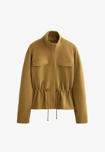 Куртка с накладнымит карманами