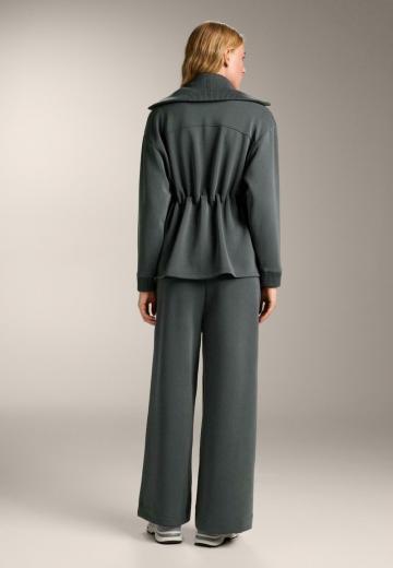 Спортивная толстовка