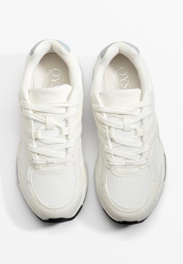 Тренировочные кроссовки