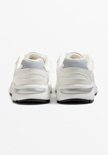 Тренировочные кроссовки