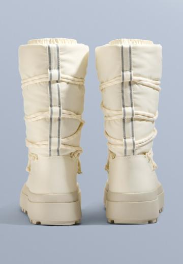 Спортивные сапоги