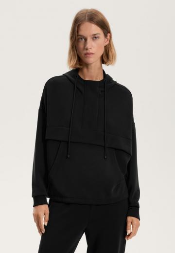 Пуловер с капюшоном