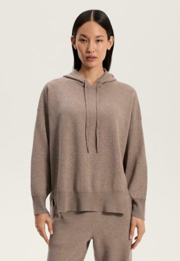 Пуловер с капюшоном