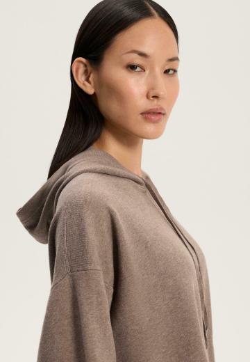 Пуловер с капюшоном