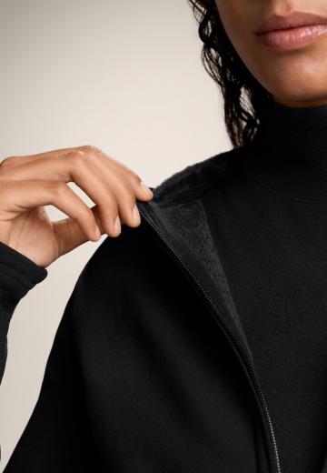 Спортивная толстовка