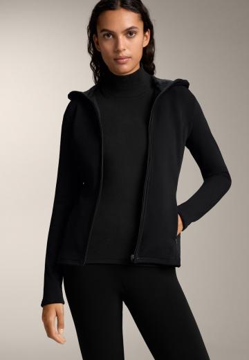 Спортивная толстовка