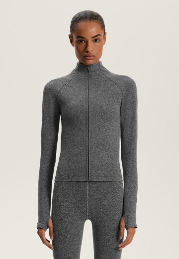 Спортивная толстовка