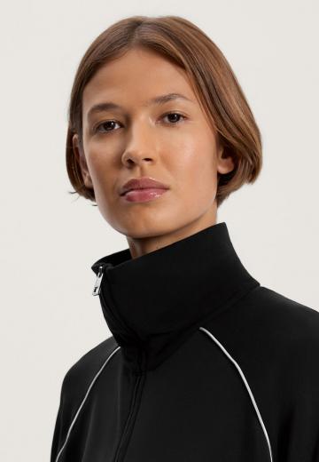 Спортивная толстовка