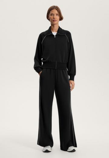 Спортивная толстовка