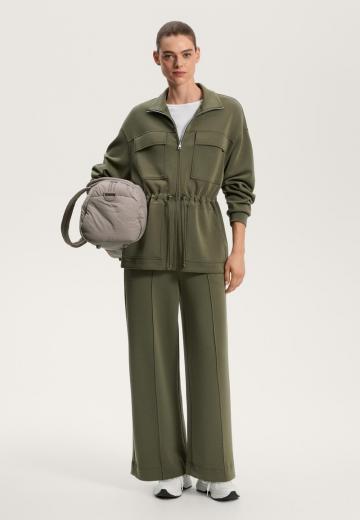 Куртка с накладнымит карманами