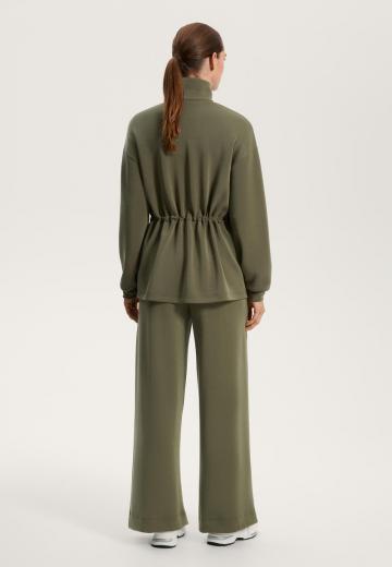 Куртка с накладнымит карманами