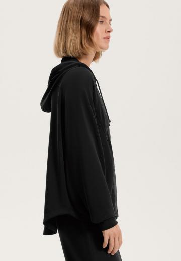 Спортивная толстовка