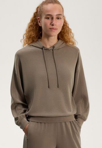 Пуловер с капюшоном