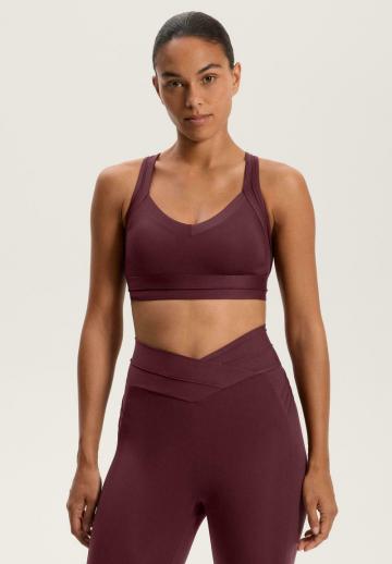 Спортивный топ