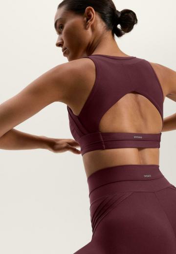 Спортивный топ