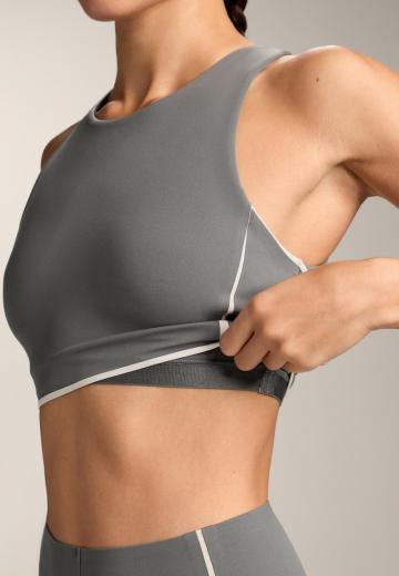 Спортивный топ