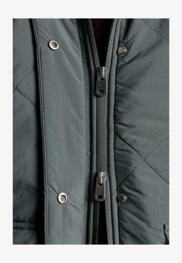 Спортивная куртка