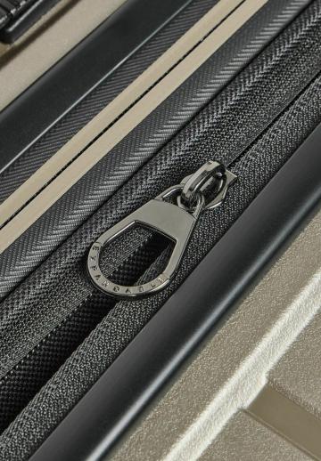 Чемодан на колесах