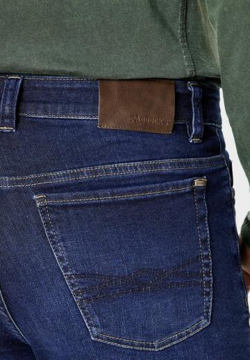 Прямые джинсы